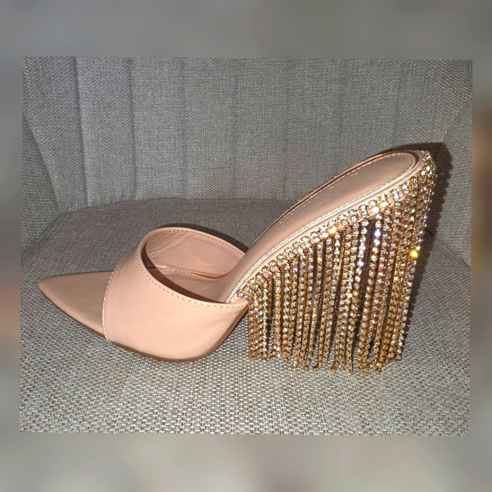 Ladies pointed toe heels - Picture 2 of 3